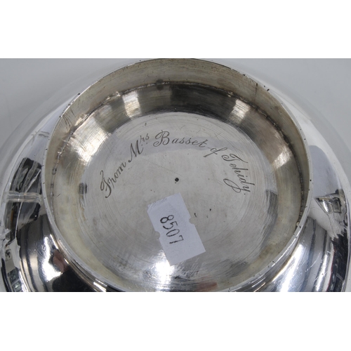 29 - William IV silver bowl with threaded border and footrim, the exterior with an engraved crest, London... 