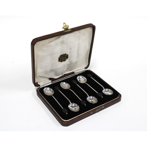 20 - Cased set of six Victorian silver coffee bean handled spoons, Birmingham 1899 (6)