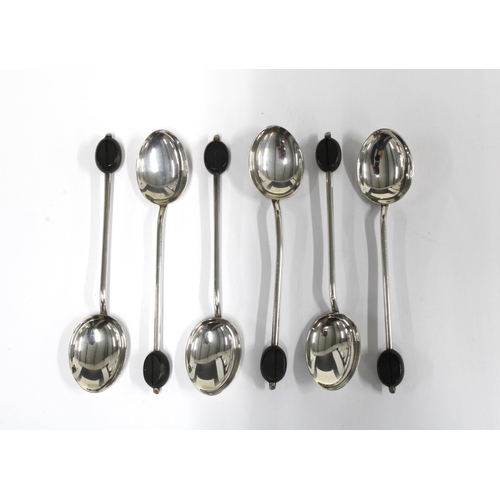 20 - Cased set of six Victorian silver coffee bean handled spoons, Birmingham 1899 (6)