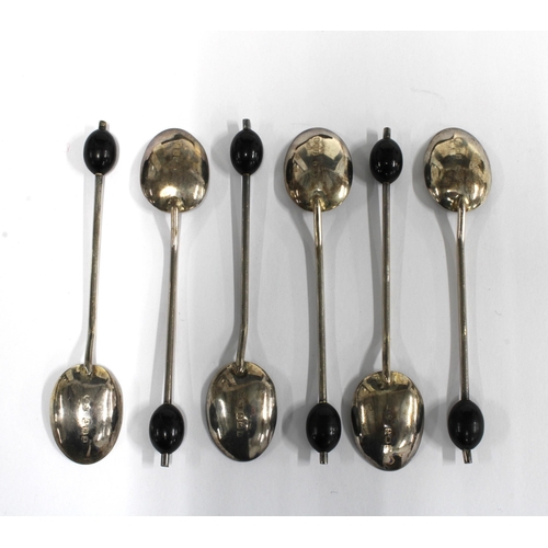 27 - A cased set of six silver coffee bean handled spoons, Birmingham 1926 (6)