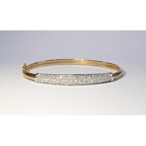 28 - 9ct gold bangle, stamped 9k