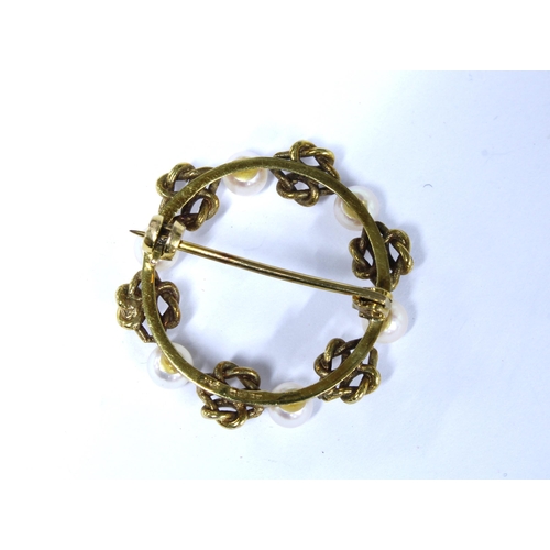 34 - 9ct gold and pearl brooch, hallmarked for Birmingham 1986