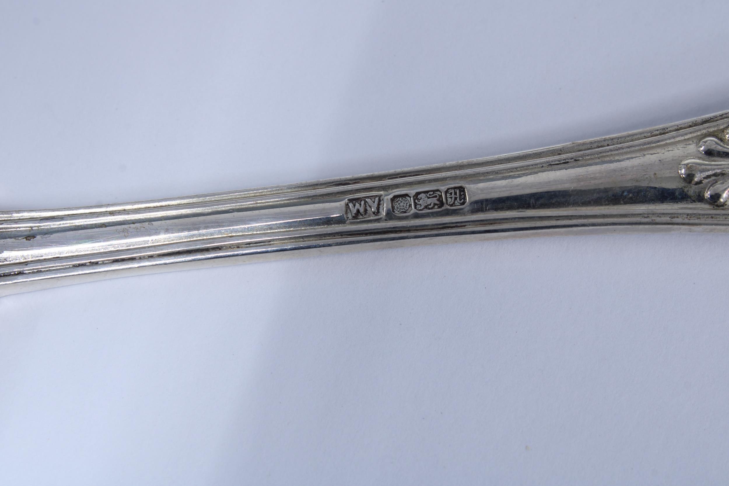 A suite of Queens pattern silver cutlery, Sheffield 1982, six place ...