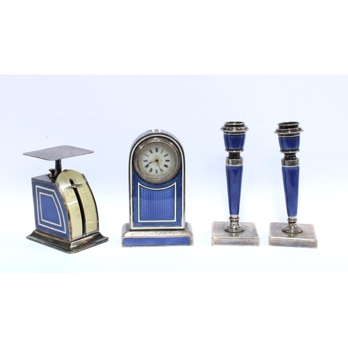 50 - An Edwardian silver and guilloche enamel desk set, comprising seventeen items to include a spring ba... 