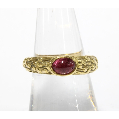 62 - 18ct yellow gold gemset ring, stamped 750