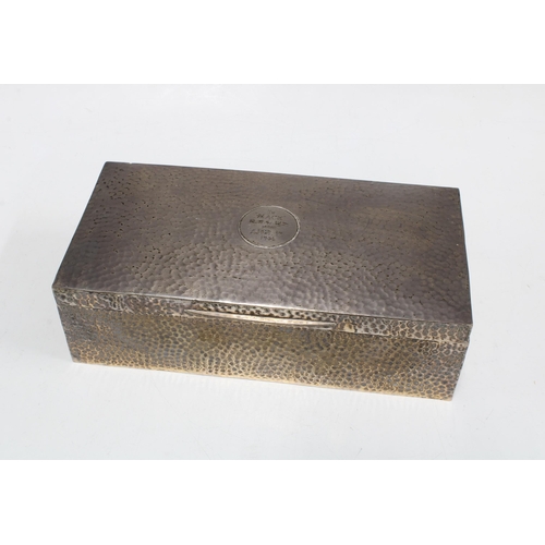92 - An Edwardian silver table cigarette box, cedar lined, London 1909, 24 x 12cm