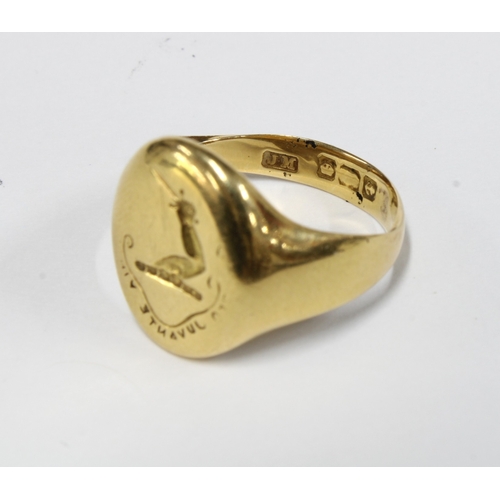 99K - 18ct gold signet ring, 8.2g