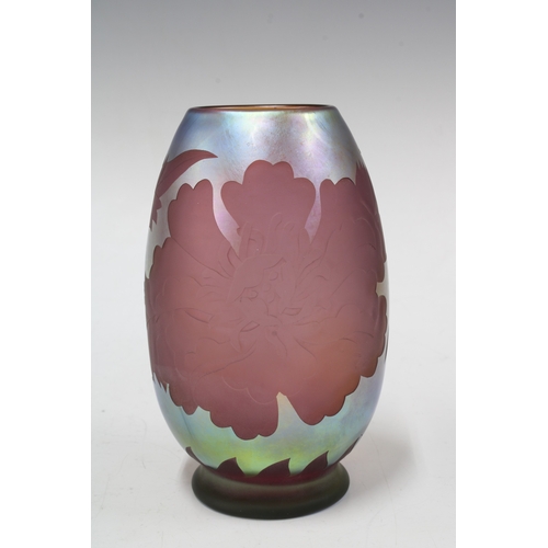 129 - 1980's Lundberg Studios Marialyce Hawke floral cameo art glass vase, engraved on base 1982 LS060132,... 