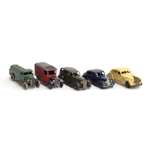 423 - A quantity of Dinky Toys comprising: split screen Chrysler (blue), split screen Chrysler (grey), Lin... 