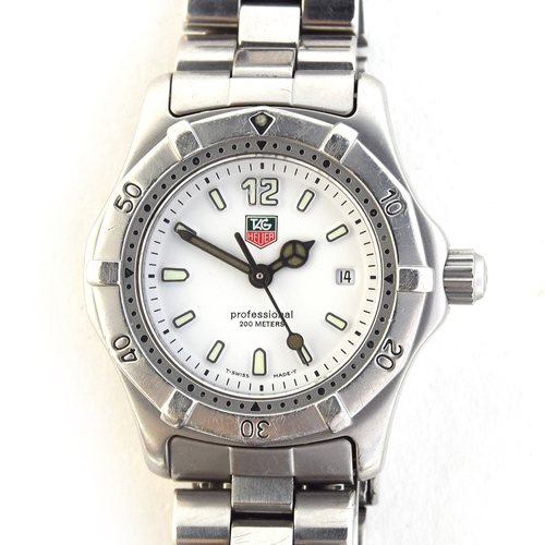 99 - A LADIES STAINLESS STEEL TAG HEUER 2000 PROFESSIONAL 200M BRACELET WATCH 
CIRCA  2000s, REF WK1311, ... 