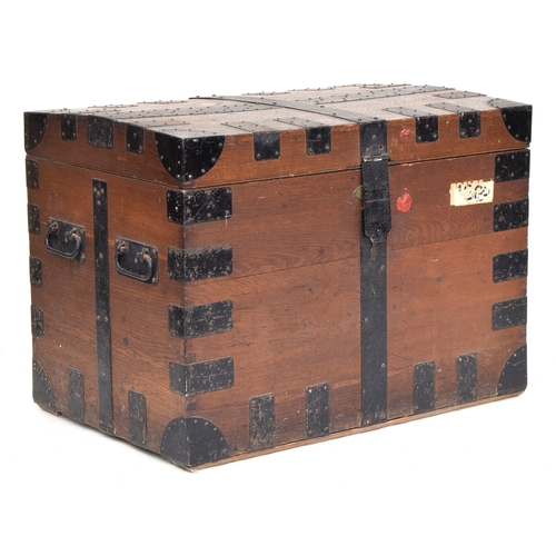 90 - An oak silver chest with metal bracing, two loop handles to each side, with a sub-divided green baiz... 