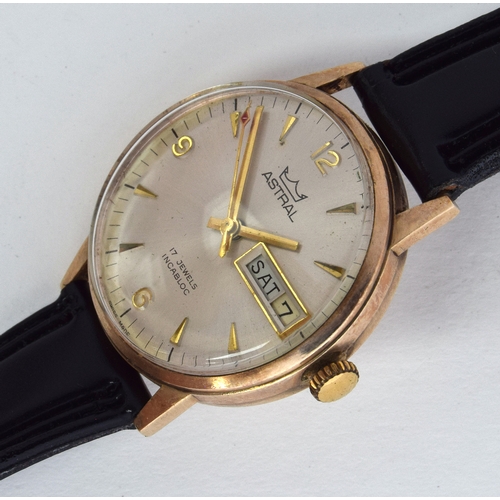 628 - A SMITHS ASTRAL 9CT GOLD DAY DATE GENTLEMAN'S WRIST WATCH
Circa 1970s, silvered dial with Arabic num... 