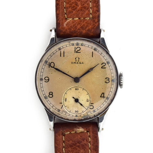 533 - AN OMEGA GENTLEMAN'S STEEL MECHANICAL WRIST WATCH
Circa 1930s, silvered dial with painted Arabic num... 