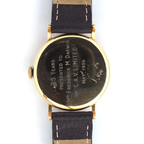 623 - A SMITHS DELUXE 9CT GOLD GENTLEMAN'S MECHANICAL WRIST WATCH
Circa 1950s, cream dial, raised Arabic n... 