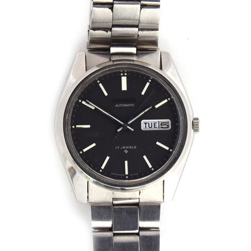 645 - A SEIKO GENTLEMAN'S STEEL AUTOMATIC DAY DATE WATCH
Black dial with baton markers, in original box
Mo... 