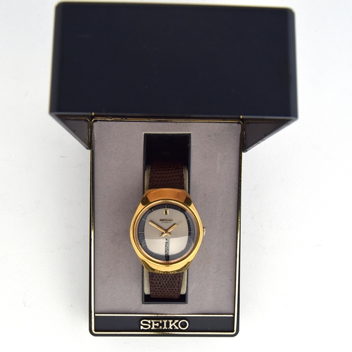 646 - A SEIKO GOLD PLATED GENTLEMAN'S AUTOMATIC DAY DATE WATCH
Unusual two-tone dial with day date at six ... 