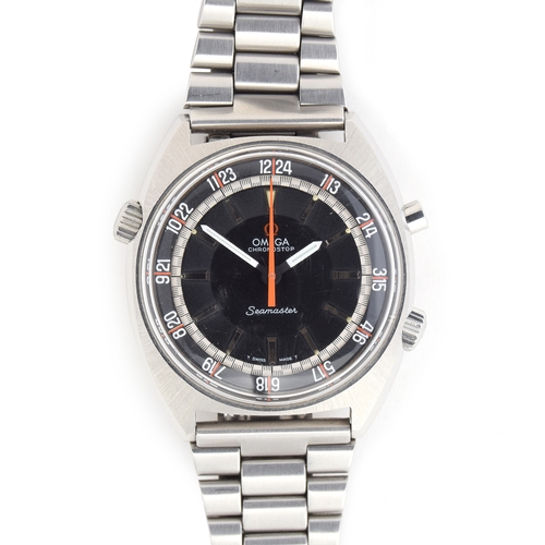 525 - AN OMEGA CHRONOSTOP JUMBO GENTLEMAN'S MECHANICAL CHRONGRAPH
1960s, with rare pilot, rotating bezel
M... 