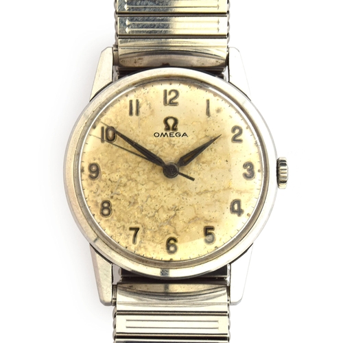 522A - AN OMEGA STAINLESS STEELS GENTLEMAN'S WRIST WATCH
Dated 1962, ref. 14714-61-SC, silvered patinated d... 