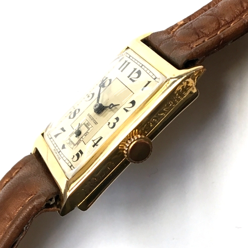 688 - A 9CT GOLD GENTLEMAN'S WATCH
Circa 1920s, silvered dial with Arabic numerals and sub seconds