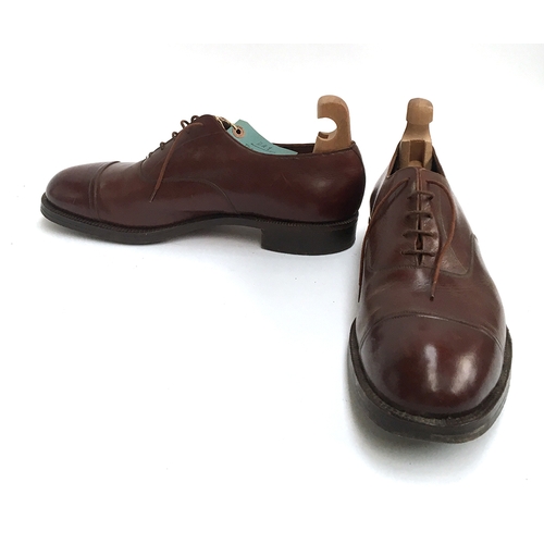 581 - T. Stallwood & Sons, Camberley, brown leather Oxfords, size 11, with wooden trees; together with a f... 