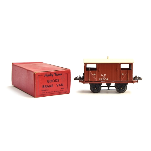 870 - A Hornby O Gauge Goods Brake Van, R164, 'NE 10T 22604', with original box in excellent condition