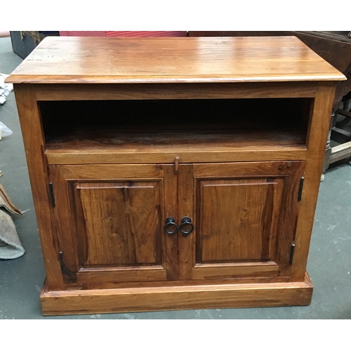 837 - A teak cabinet, undershelf above cupboard doors, 85cmW