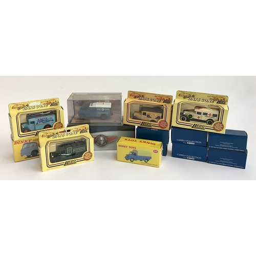 937 - A collection of model cars to include a sealed Corgi RAC Land Rover 07414, limited edition 3716/5000... 