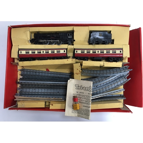 889A - A boxed Triang 'no.1 Passenger Train' OO gauge electric scale model