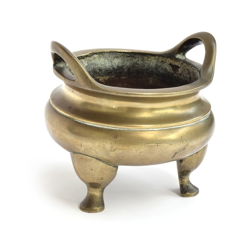 164 - A Chinese brass censer with twin loop handles, with Xuande seal to base, 16.5cm high, approx. 2.5kg
... 