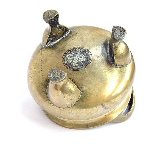 164 - A Chinese brass censer with twin loop handles, with Xuande seal to base, 16.5cm high, approx. 2.5kg
... 