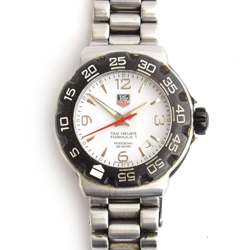 101 - A Tag Heuer Formula 1 Professional 200m stainless steel gentleman's wristwatch
ref. WAC1111-0, no. S... 