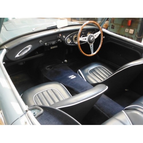 585 - 10% BUYER'S COMMISSION. CAN BE DRIVEN AWAY.

A 1961 Austin Healey 3000 MkII BT7, finished in classic... 