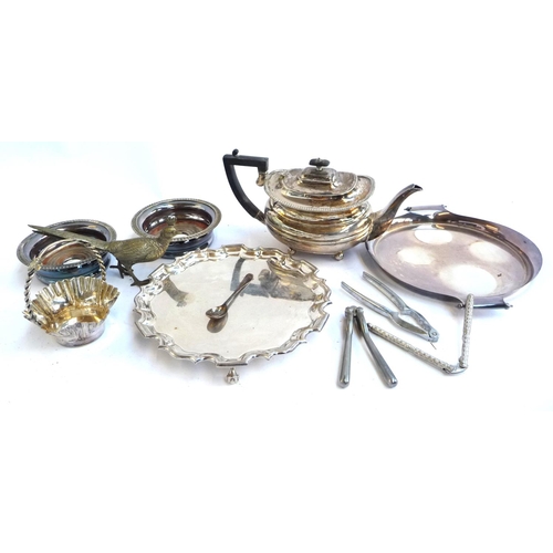 32 - A mixed lot of silver plated wares to include a pair of Barker-Ellis wine coasters; teapot; salver; ... 