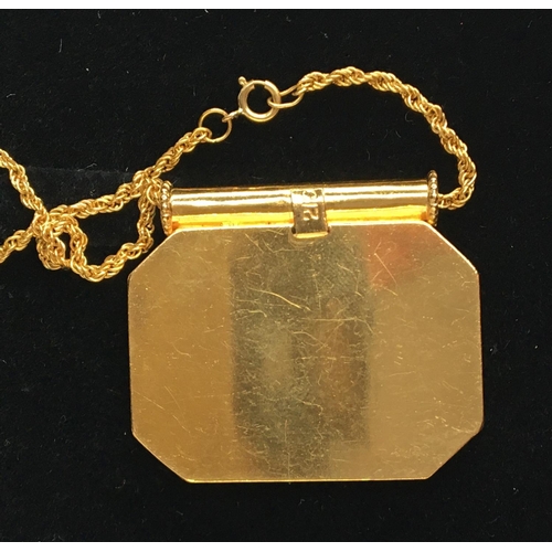 17 - Pendant marked 21c  and chain marked 21K, gross weight 17g