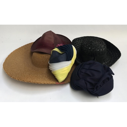 507 - A group of vintage hats (5)