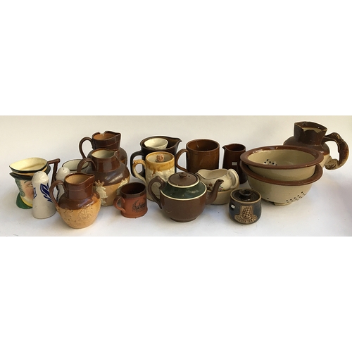 53 - A mixed lot of various studio pottery and stoneware items, to include Denby, Royal Doulton Lambeth, ... 