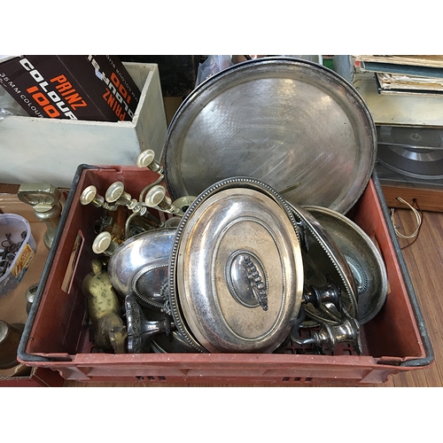 226 - A mixed lot of metal items to include brass horse statue, silver plated chafing dishes, four armed c... 