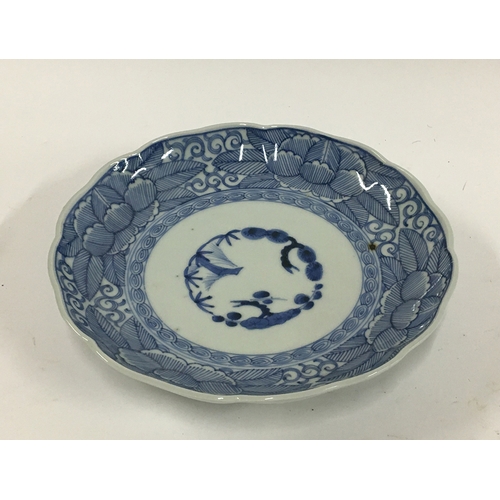 28 - A Japanese Imari plate, sho-chiku-bai pattern, edo period, made in Hizen region, 24cmD