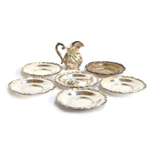 82 - A set of six early 20th century German 800 silver dishes by A. Roesner, Dresden, each with shaped ch... 