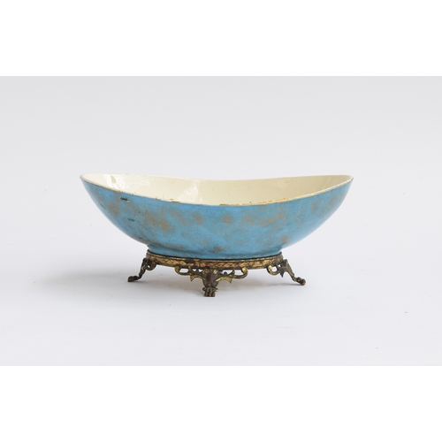 211 - A Hautin Boulenger & Cie Choisy-le-Roi bowl, the white interior decorated with hand painted gold ena... 