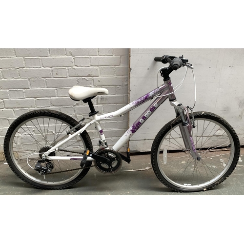 260 - A Mongoose child's mountain bike, 21 speed
