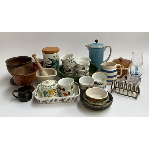 88 - A mixed lot of kitchenware to include various Royal Worcester ramekins; Portmeirion Botanic Garden; ... 