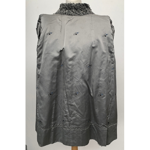 889 - A grey ladies lambswool jacket