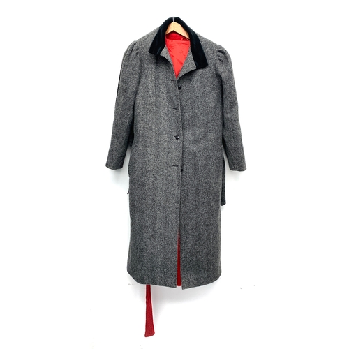 908 - A ladies red overcoat, approx. size 14; together with a further tweed overcoat with velvet collar, e... 