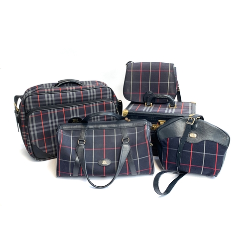 1082 - A suite of Burberry's Blue Nova bags, various sizes