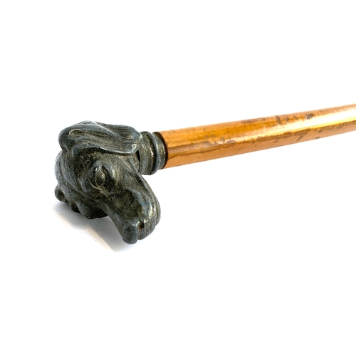186 - A gent's bamboo hunting whip with a collared dog head, approx. 50cmL