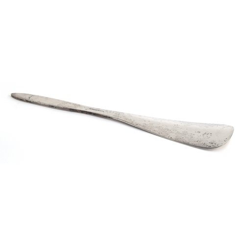 135 - An American silver shoe horn by Allan Adler, 26.5cm long, 3.9oz