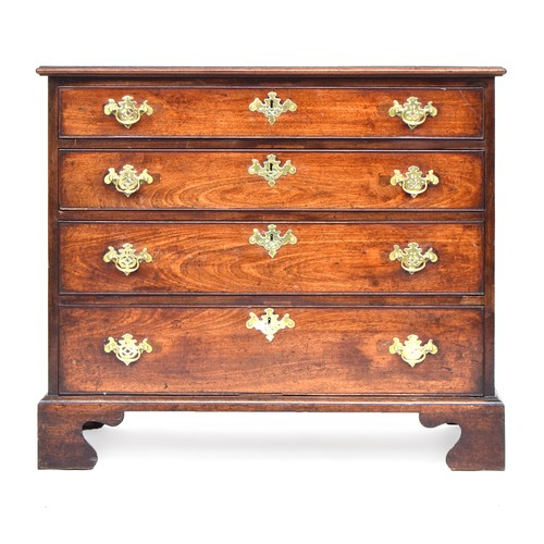 526 - A late George III mahogany chest of drawers, the rectangular moulded top above four graduated drawer... 