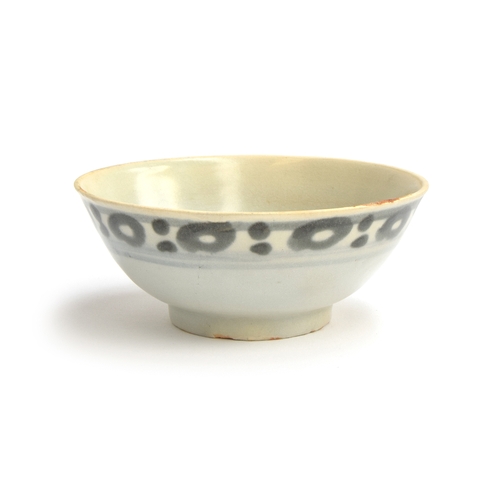 265 - A Tek Sing cargo bowl, with dot pattern to rim, 11cm diameter, bears label to base for Nagel Auction... 