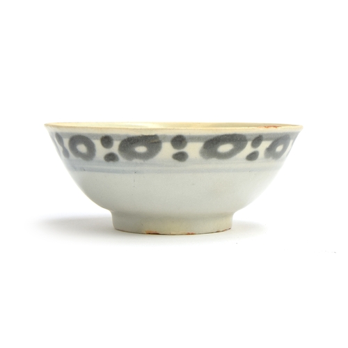 265 - A Tek Sing cargo bowl, with dot pattern to rim, 11cm diameter, bears label to base for Nagel Auction... 